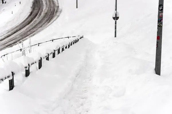 瑞士Sankt Gallen - 2021年1月15日：降雪后泥泞的人行道 — 图库照片