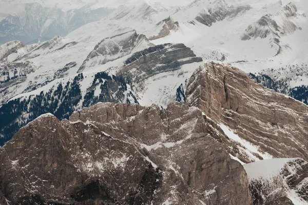 Alpes suisses enneigées d'en haut vue sur la montagne Saentis — Photo