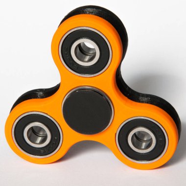 Rahatlamak, stresi azaltmak, oynamak için Fidget fırıldağı 