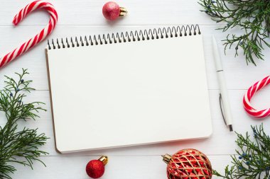Boş defterli Noel beyazı arkaplan
