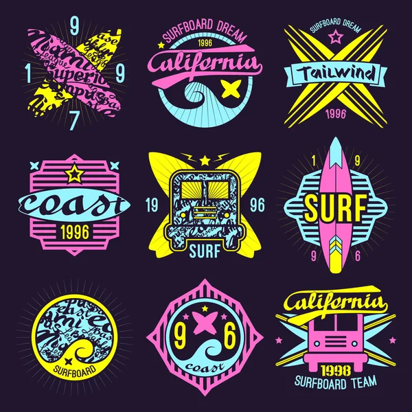 Emblema de surf em estilo retro — Vetor de Stock