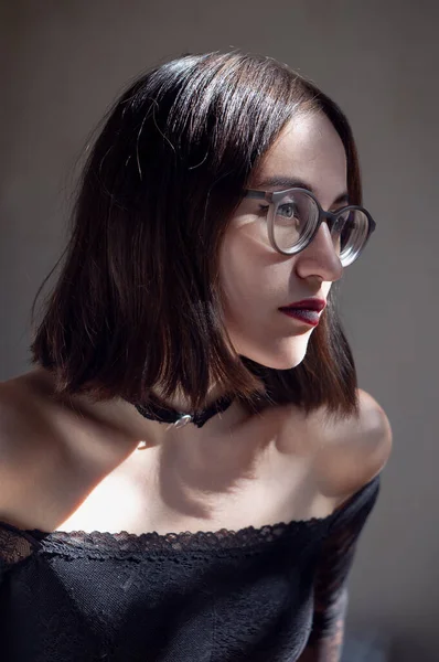 Portrait Woman Glasses Natural Lighting — Stock Photo, Image