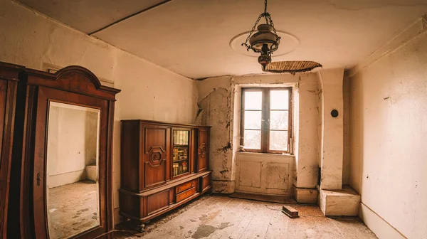 Urbano Eploring Una Antigua Casa Solariega Abandonada Lugar Perdido Con —  Fotos de Stock