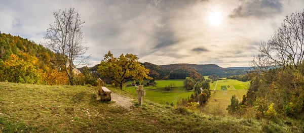 Φανταστική Πλεονεκτική Θέση Για Lugen Στην Πολύχρωμη Κοιλάδα Του Δούναβη — Φωτογραφία Αρχείου