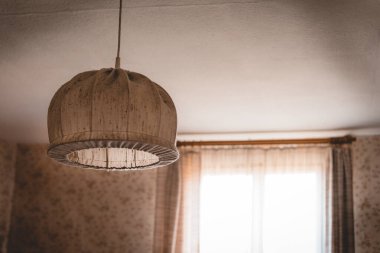 Ürkütücü terk edilmiş binalar, sözde kayıp yerler.