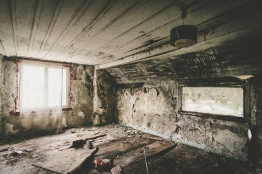 Ürkütücü terk edilmiş binalar, sözde kayıp yerler.