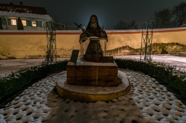 Üst Bataklık 'taki Altshausen Kalesi' nde renkli ışıklandırmalı harika bir Noel atmosferi var.