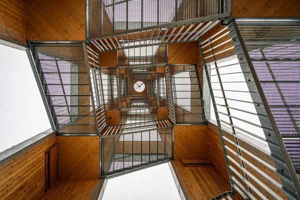 Kış yürüyüşü Pfrunger 'dan başlayıp Yukarı Bataklık' taki Ostrach yakınlarındaki Bannwald Kulesi 'ne kadar uzanıyor.