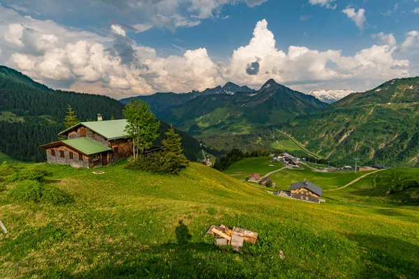 Gyönyörű Hegyi Túra Damuels Közelében Hochblanken Gerincen Vorarlbergben Ausztriában — Stock Fotó