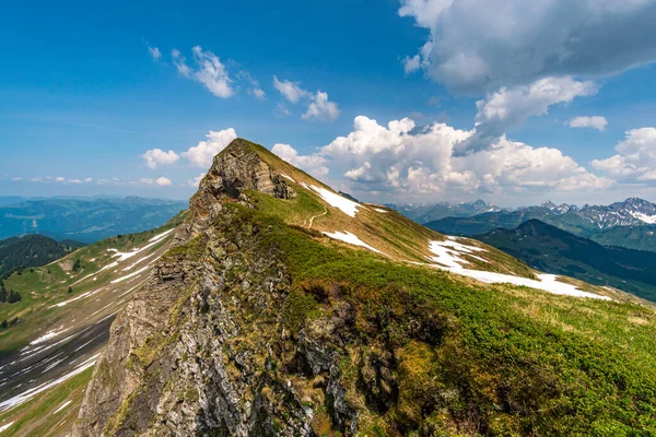 Hermosa Caminata Montaña Cerca Damuels Largo Cresta Hochblanken Vorarlberg Austria — Foto de Stock