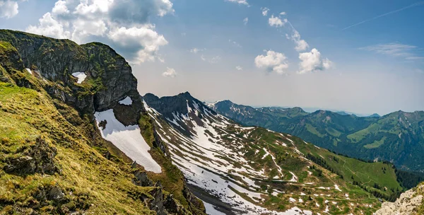 Hermosa Caminata Montaña Cerca Damuels Largo Cresta Hochblanken Vorarlberg Austria —  Fotos de Stock