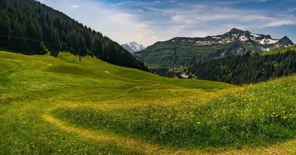 Bela Caminhada Montanha Perto Damuels Longo Cume Hochblanken Vorarlberg Áustria — Fotografia de Stock