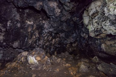 Yukarı Tuna Doğa Parkı 'nda Veringenstadt çevresinde heyecanlı bir mağara yürüyüşü.