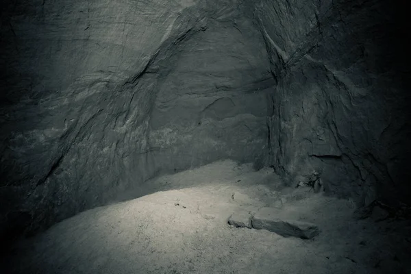 Ein Alter Verlassener Sandsteinkeller Eine Versteckte Höhle Wald Die Der — Stockfoto