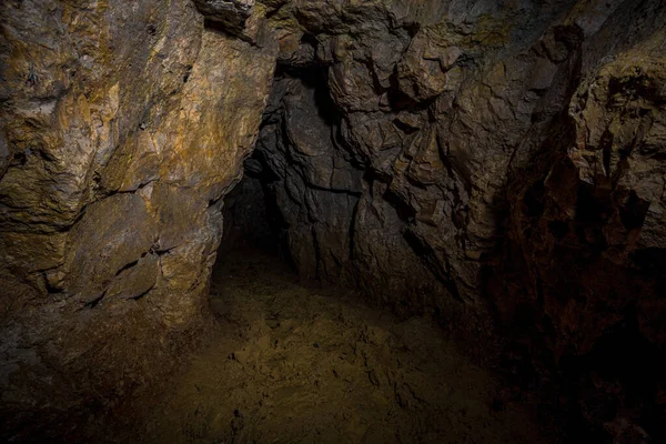 Stary Opuszczony Zakład Górniczy Podziemny Tunel Kopalniany — Zdjęcie stockowe