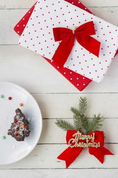 Christmas Presents and Dessert. Christmas Background — Stock Photo, Image