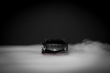 Lamborghini veneno lp750-4 oyuncak araba