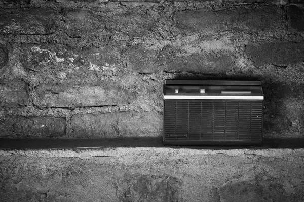 Old radio b&w — Stock Photo, Image