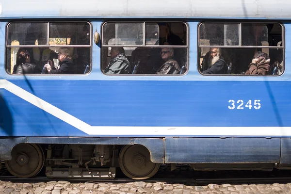 Tranvía y pasajeros . — Foto de Stock