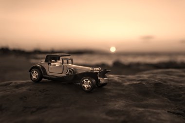 1900'lü yılların eski oyuncak araba