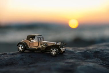 1900'lü yılların eski oyuncak araba