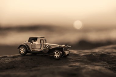 1900'lü yılların eski oyuncak araba