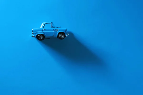 Side View Blue Toy Car Blue Background Long Side Shadow — Stock Photo, Image