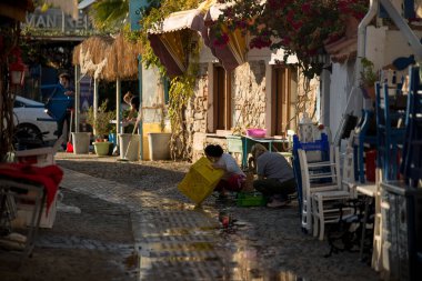 2020, İzmir, Türkiye - 1 Kasım Samos adası yakınlarındaki Ege Denizi 'nde 7.0 ML büyüklüğünde bir deprem meydana geldi. Deprem Seferihisar İzmir' de tsunamiye yol açtı.