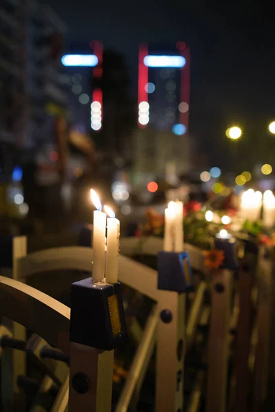 Izmir Turkey November 2020 People Putting Carnation Flowers Lighting Candles — Stock Photo, Image