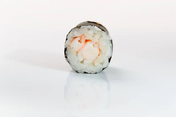 近照的寿司卷与虾仁 Ebi Maki — 图库照片