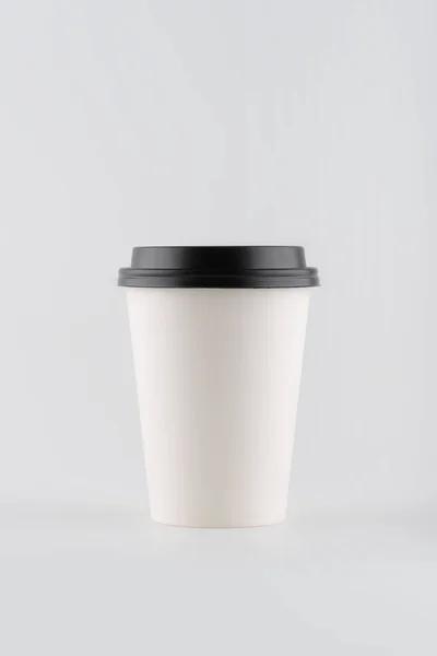 Бумага Уберите Чашку Кофе Белом Фоне — стоковое фото