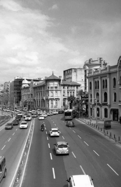 Izmir Turquia Março 2021 Izmir Turquia Uma Rua Com Edifícios — Fotografia de Stock