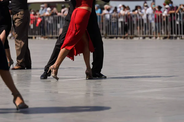 Close Tiro Izmir Waltz Dançando Pessoas Aos Pés — Fotografia de Stock