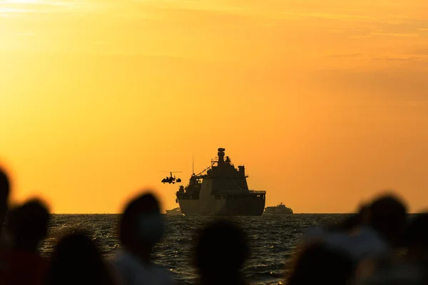 Izmir Turcja Września 2021 Zachód Słońca Okręt Wojenny Nad Morzem — Zdjęcie stockowe