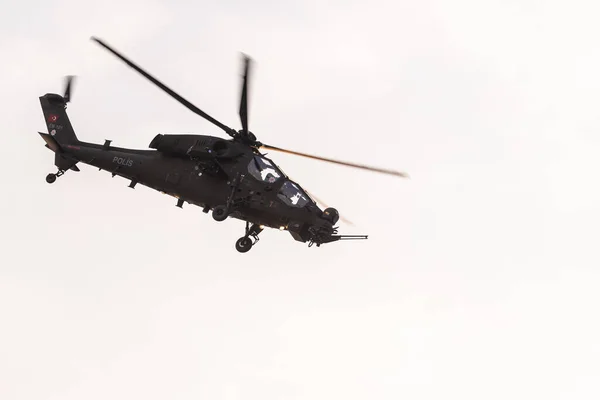 トルコのイズミル 9月9 2021 警察はイズミルの自由の日に空で実証ヘリコプターを攻撃 — ストック写真
