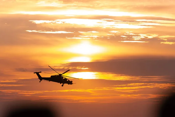 Izmir Turkiet September 2021 Polis Atak Helikopter Demonstrerar Himlen Frihetsdagen — Stockfoto