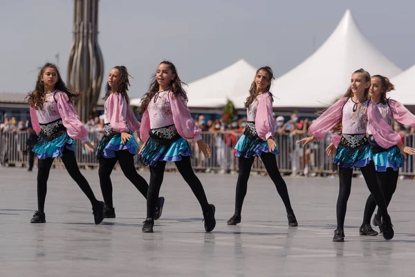 Izmir Turkey September 2021 Group Young People Performing Dance Republic — Stock Photo, Image