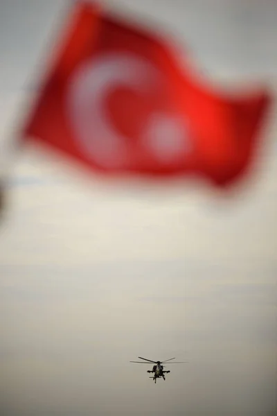 Izmir Törökország Szeptember 2021 Török Csendőr Helikopter Demonstrál Égen Ünnepségek — Stock Fotó