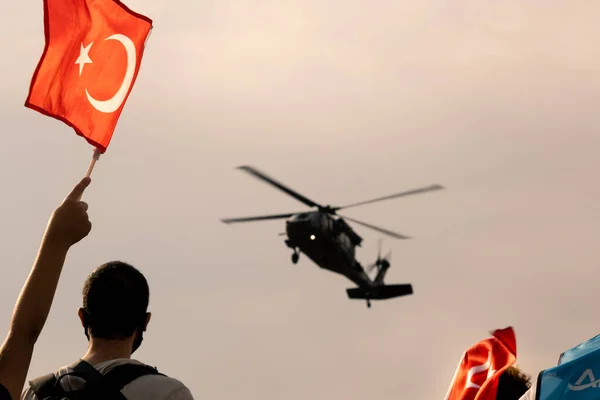 Izmir Turcja Września 2021 Tureckie Helikoptery Policyjne Demonstrują Niebie Obchody — Zdjęcie stockowe