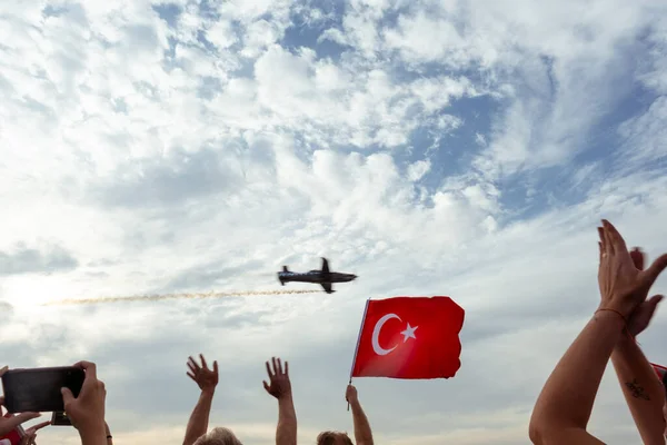 Измир Турция Сентября 2021 Года Самолет Летит Небу День Свободы — стоковое фото