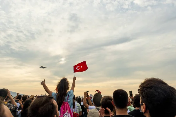 Izmir Turquía Septiembre 2021 Avión Volando Cielo Día Libertad Izmir — Foto de Stock