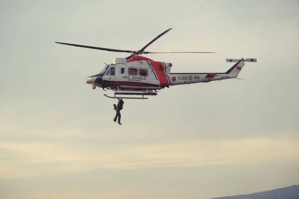 Izmir Türkei September 2021 Die Türkische Küstenwache Demonstriert Eine Rettungsübung — Stockfoto