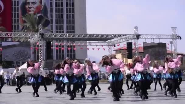 Izmir Turkey September 2021 Group Young People Performing Dance Republic — Stock Video