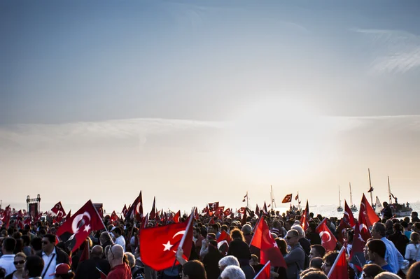 Bayraklar ve insanlar