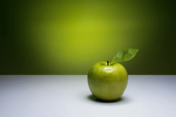 Green apple. — Stock Photo, Image