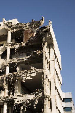 Deconstruction bir yapının