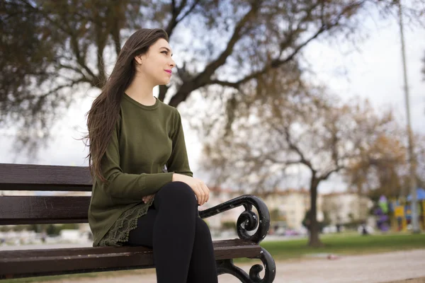 Ritratto di una giovane ragazza — Foto Stock