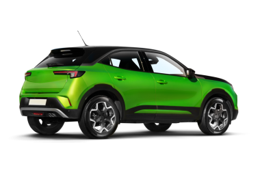 Stüdyo çekimi, yeşil renkli bir B-SUV aracının arka ve sağ tarafını şeffaf bir arkaplanda görüntülüyor.