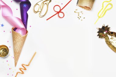 Parti arka plan, içki ve yemek. Kadınsı sahne, çalışma alanı. Ürün modeli. Dondurma koni, tüpler için kokteyller, el çantası. Başlık Web sitesi ya da kahraman Web sitesi