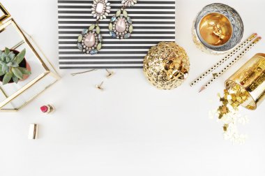 ruj, bitki, küpe, konfeti